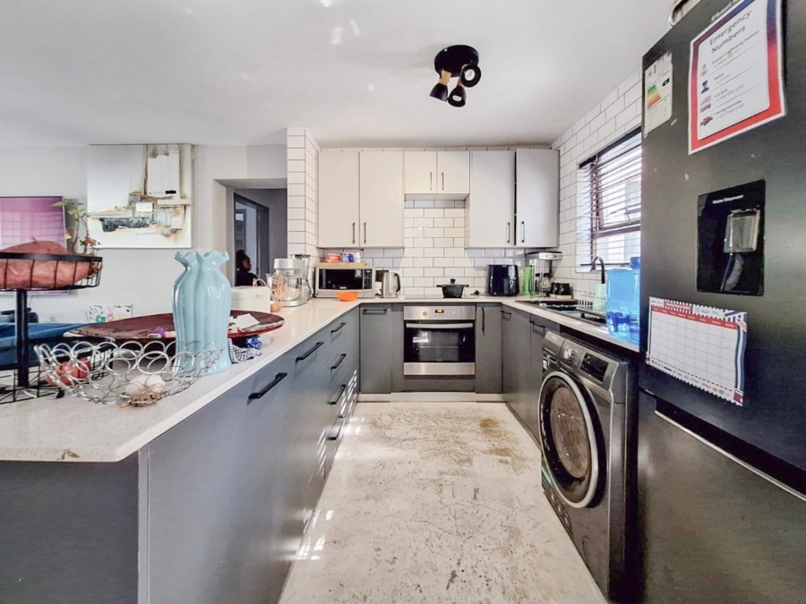 2 Bedroom Property for Sale in Kosmos North West
